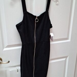 Y women's Full Circle solid black stretch zipper sexy dress size M. NWT